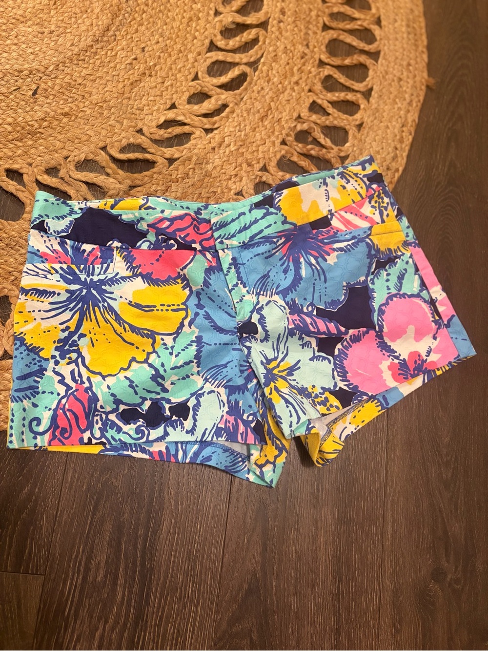 Lilly Pulitzer Floral Print Women's Cotton Blend Shorts - Multicolor size 14
